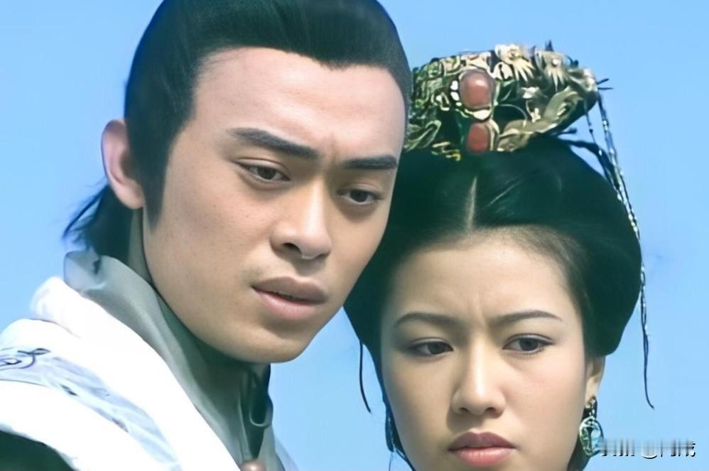 落笔过半，虚竹方才登场。他是金庸笔下最不像主角的主角，相貌平庸，鼻孔上翻，性子木