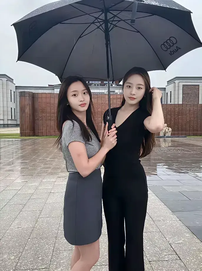 相亲对象没看上，看上了陪同的姐姐，好尴尬！该怎么办？