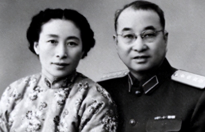 1942年，陈赓要与傅涯结婚，于是两人写了一封报告申请，原以为会成功，但没想到申