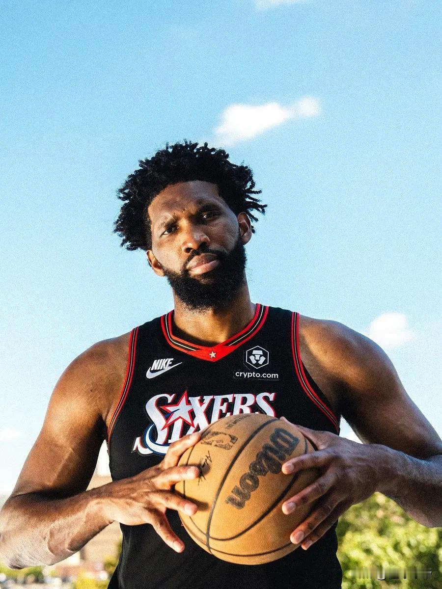 MVP大帝回来了，恩比德爆砍39分王者归来!在今天76人与步行者的比赛中，恩