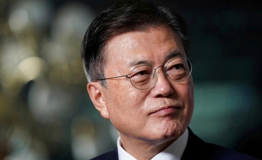 【李在明走进青瓦台，文在寅松了一口气】韩国政坛被认为是一个神奇的领域，原因很简