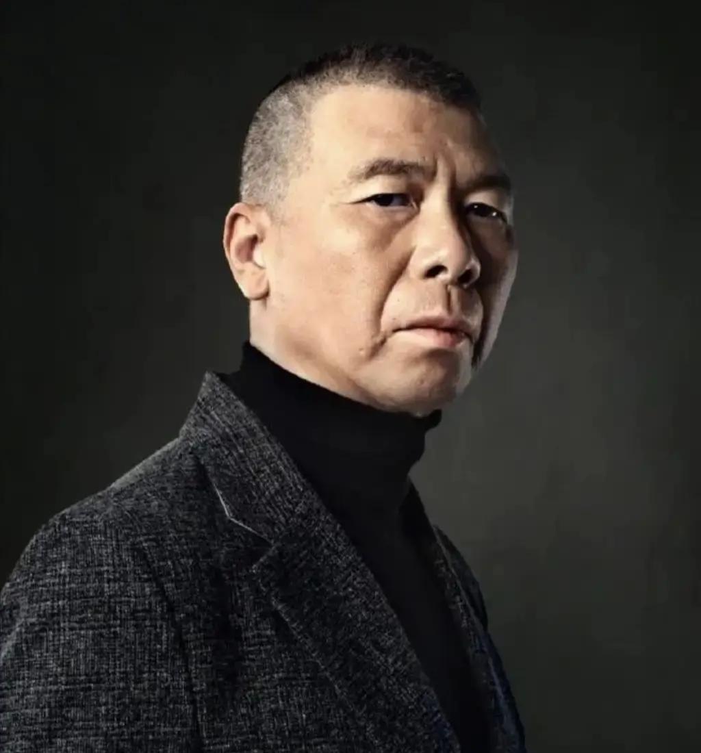 冯小刚的前妻张娣，是个了不起的女人，二人离婚的时候，张娣什么财产都没有要，直接签