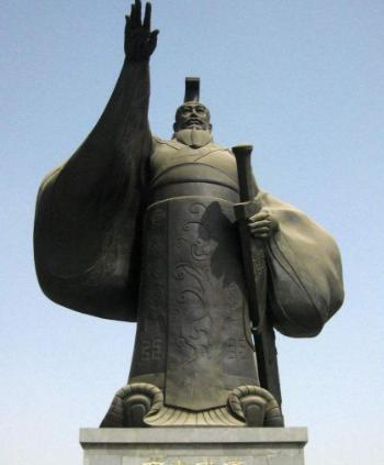 为什么汉武帝评价这么高呢？因为他做了最该做的事，做正确的事导致民生差，后世之人没