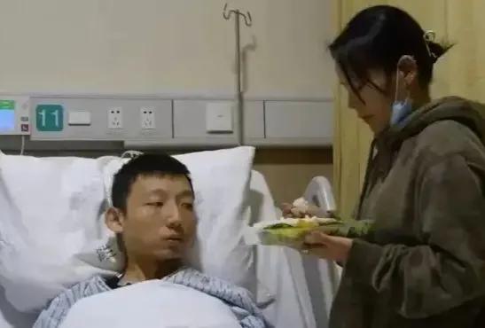 许敏还真的没有资格埋怨熊磊那么快的就把姚策火化了，毕竟当初姚策是在北京去世的，