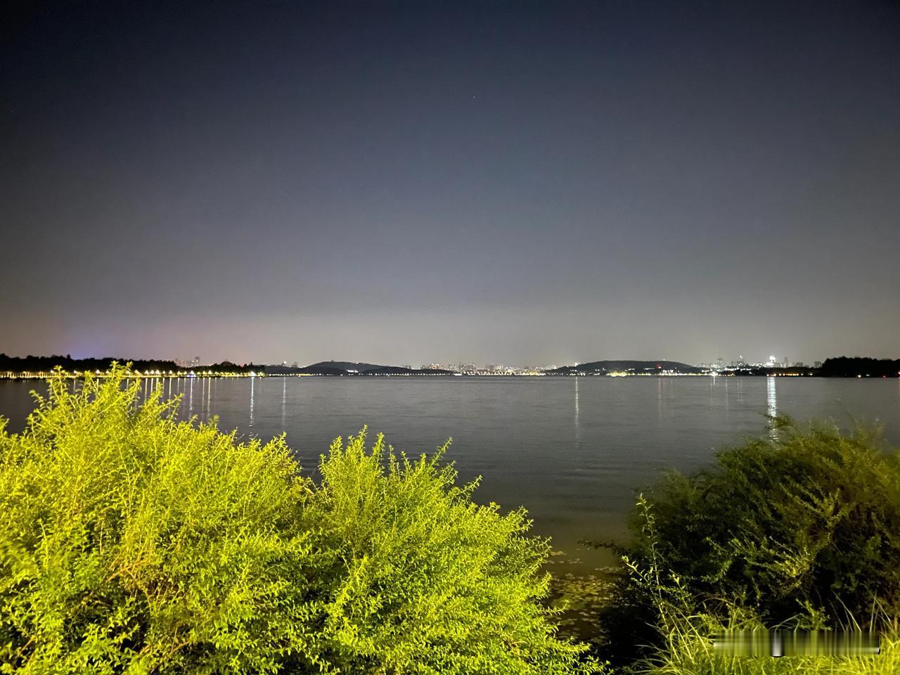 如果你住华侨城，你就可以步行到东湖我们很多改善的老板，目标就是