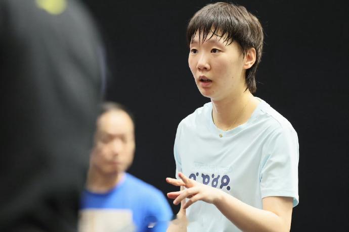 够艰苦的王曼昱刘海变条形码​​​
