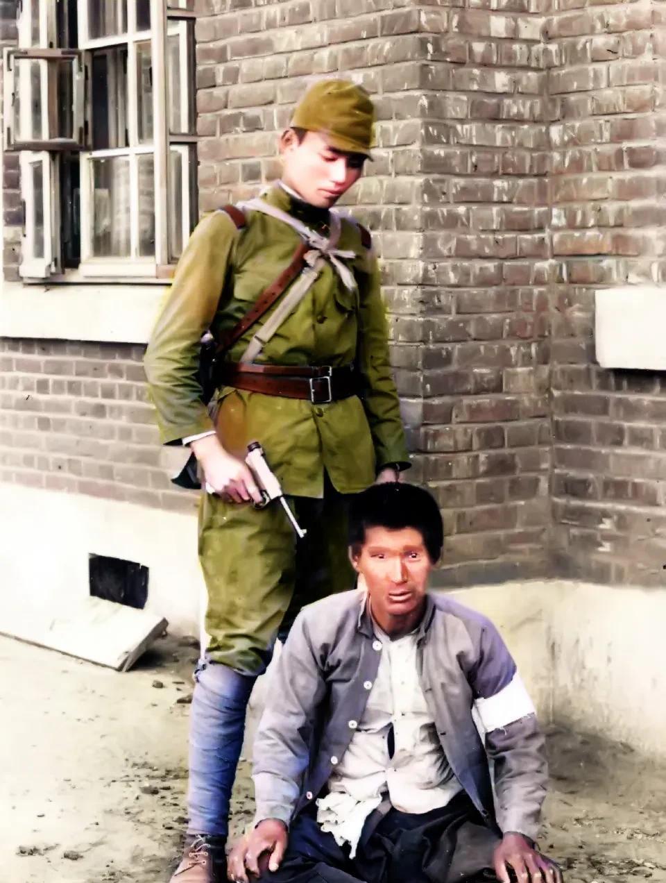 日本鬼子当年对待中国人的画面，必须要经常的看，必须要反复的看，唯有如此，才能够强
