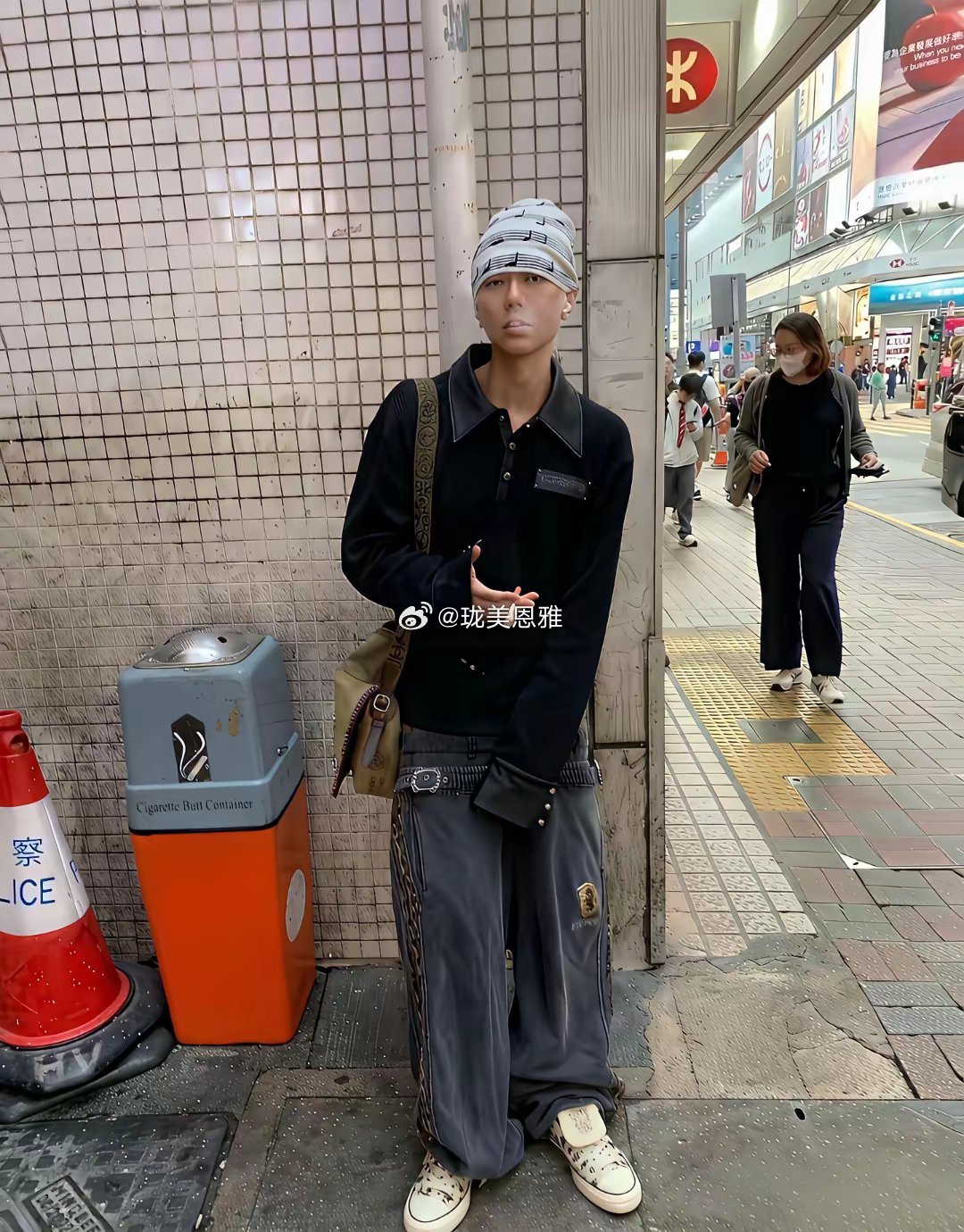不懂就问！香港的穿搭都这么时尚吗？裤子穿一半