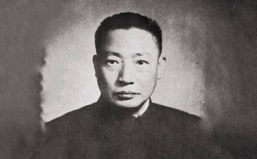 沈醉的母亲，在首次见到大特务徐远举后，告诫儿子说：”这个人圆眼尖鼻，性必凶残，得