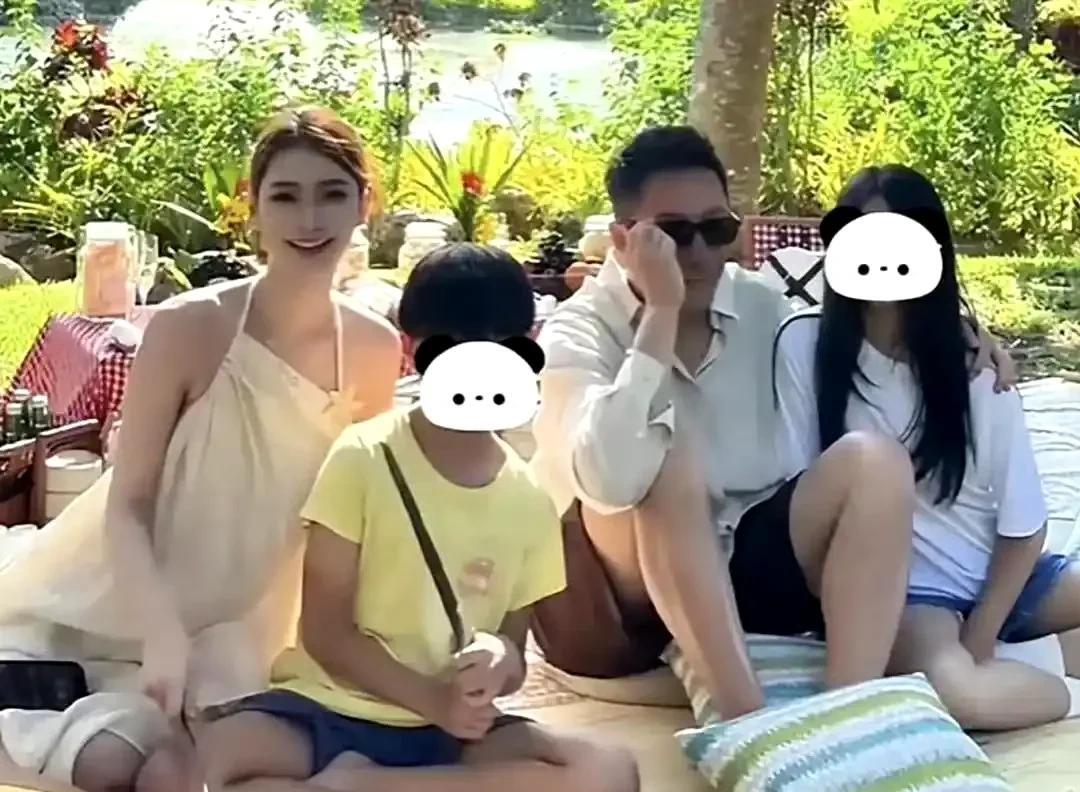 汪小菲一家四口结束旅行回来啦！这一次度假本应该是开开心心，可回来后状况百出。