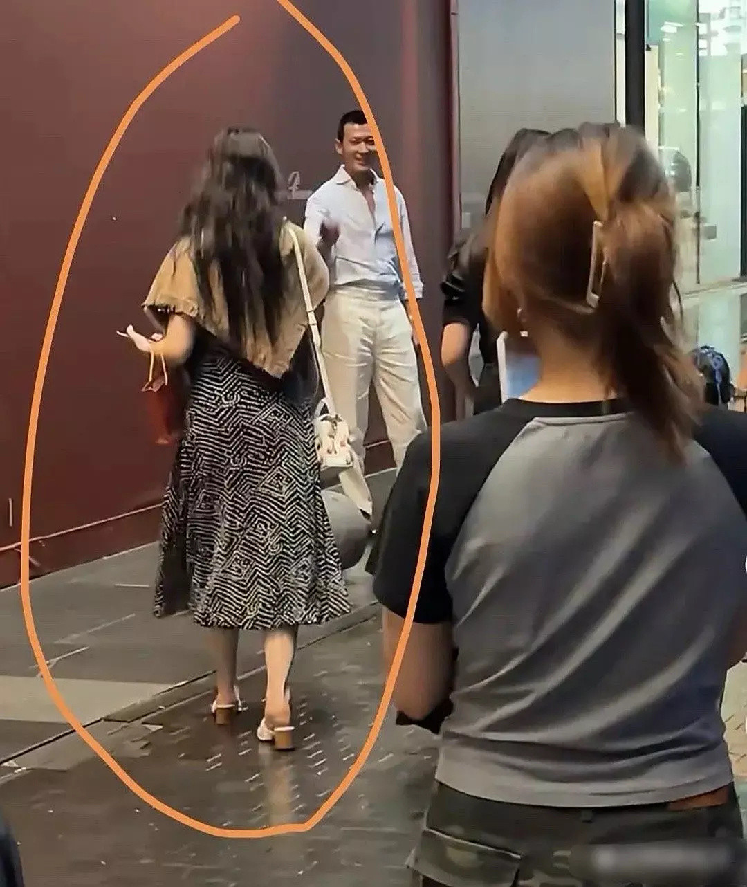 生过娃的朱珠和没生过娃的刘亦菲​​​