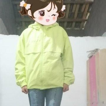 女子家里攒了200多斤自己和孩子的旧衣服，她觉得扔了可惜，于是全部捐给了有需要的