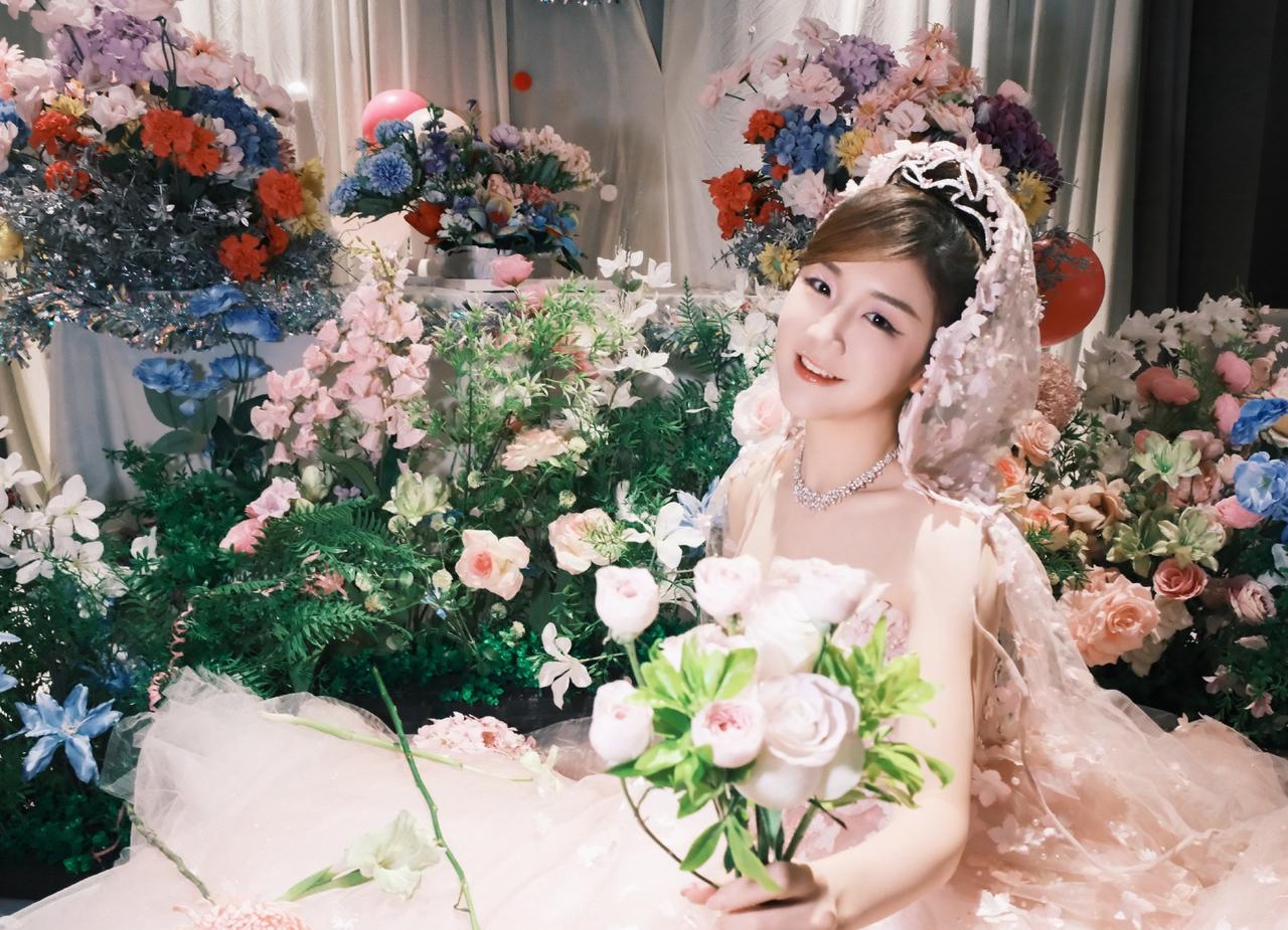 陈梦晒图官宣32岁生日，一套花仙子造型很美。世界乒联发文“球拍在手，热爱依旧滚烫