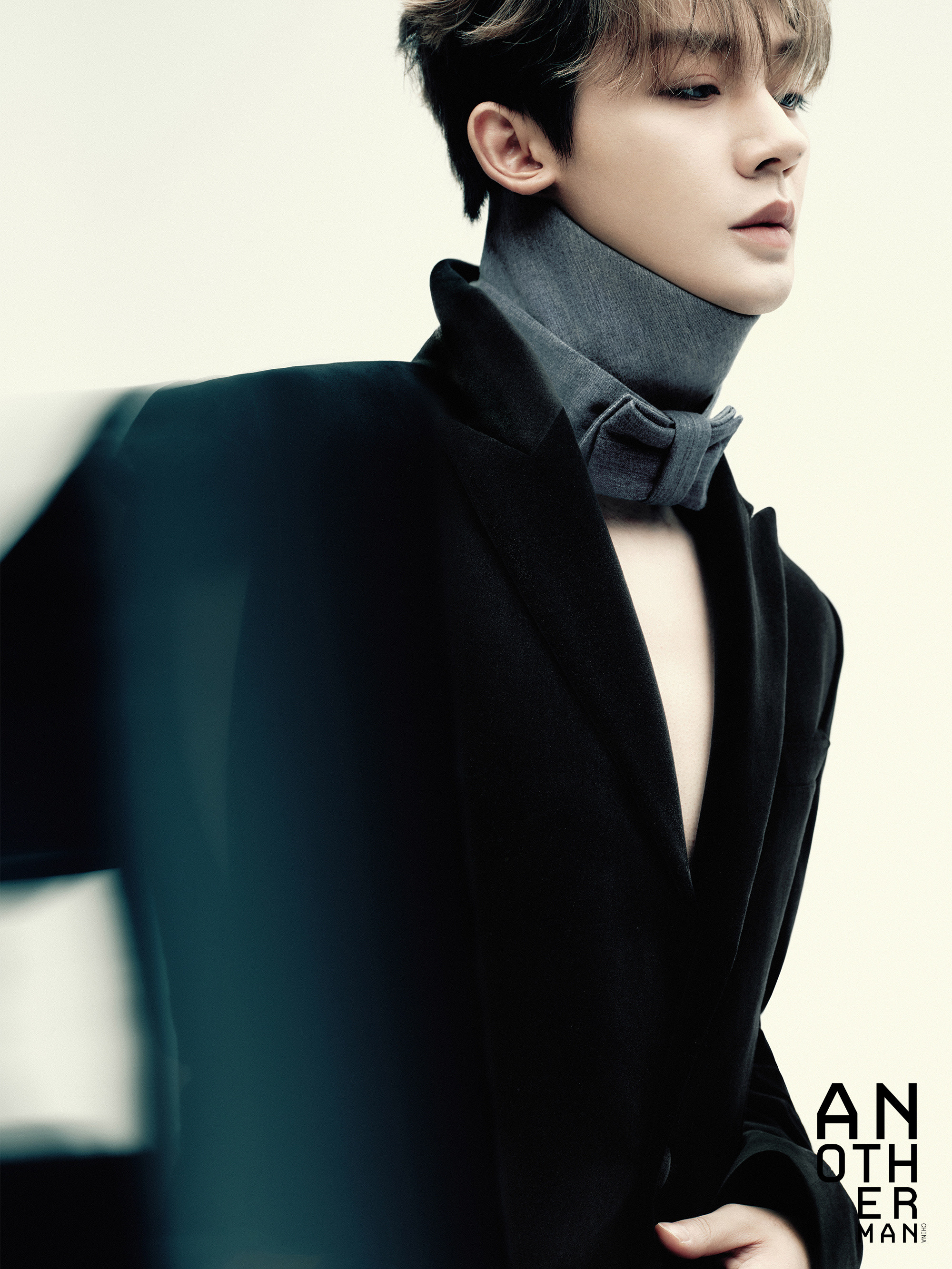 封面揭晓，邓为亮相AnotherMan中文版十二月新刊！解锁全新男刊合作