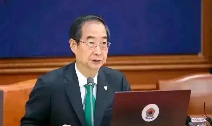 韩徳诛被坑，源于尹锡悦！代总统做了一段时间，韩徳诛权力欲望开始膨胀了，为了能把