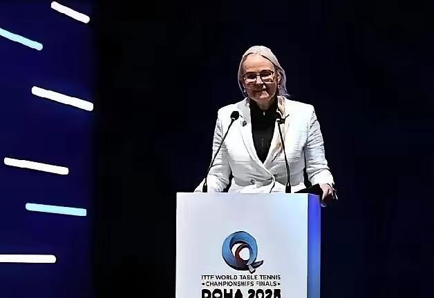 国际乒联，WTT都想摆脱对中国队的依赖，只是目前还做不到，他们才一边利用中国队挣