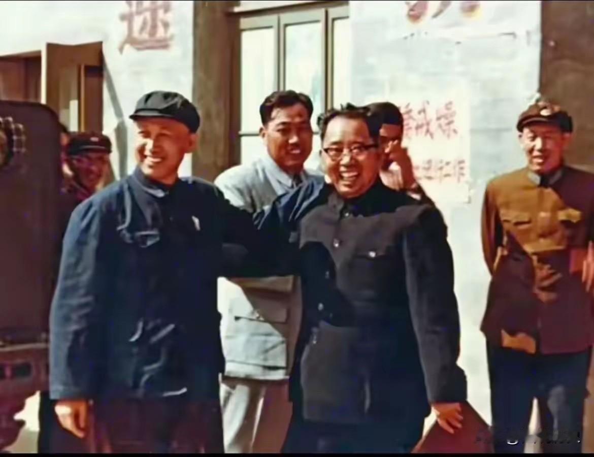 “雷公爷”原来也有这样的一面？1962年4月18日，在北京西郊（西苑）中国人