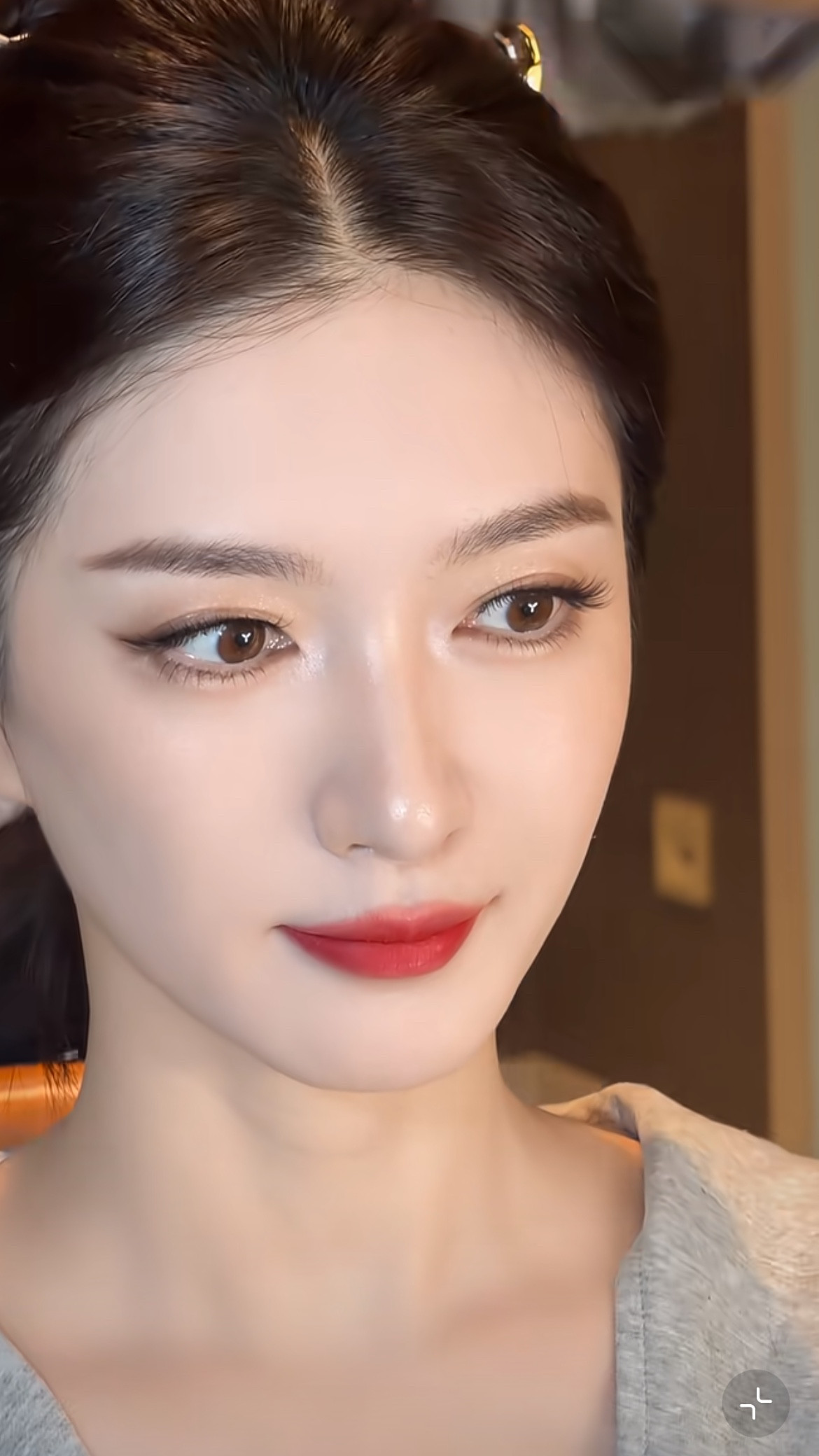 难怪王曼妮看不上张主任呢看看江疏影这绝世容颜，谁能配得上她呢？江疏影这颜值一直都是很稳，美得不明显的
