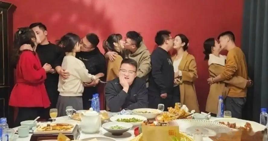 他俩在一起，大家同意吗？