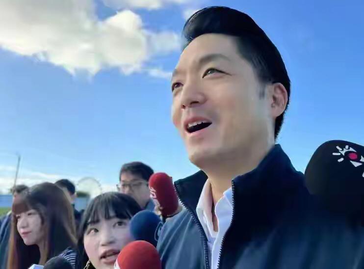 岛内随机杀人案引恐慌，绿营甩锅大陆遭痛批，蒋万安郑丽文表态直击要害2025年