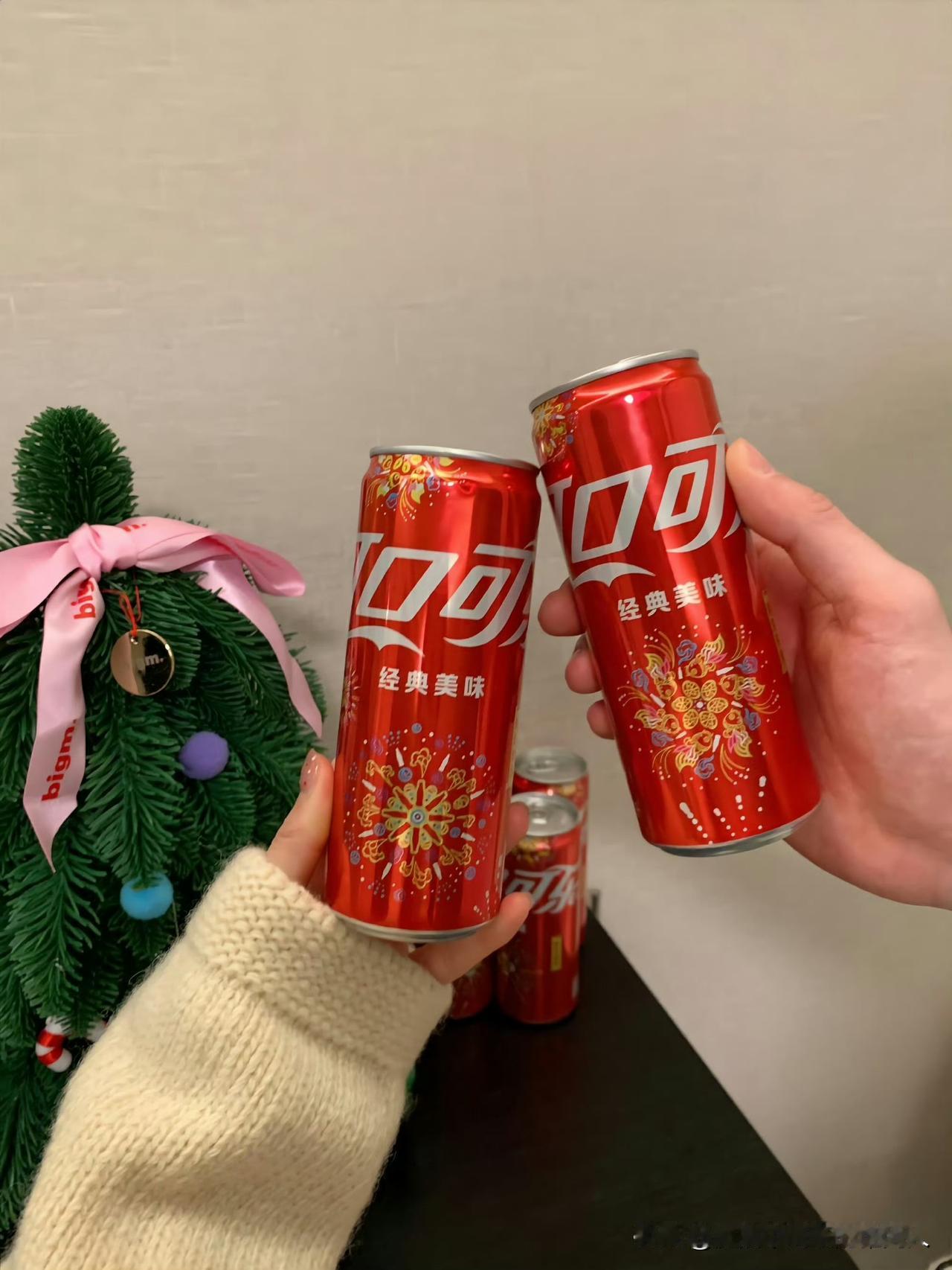 夫妻过日子，最舒服的状态其实特别简单：钱要存进同一张卡里，不分你我，你赚的是家