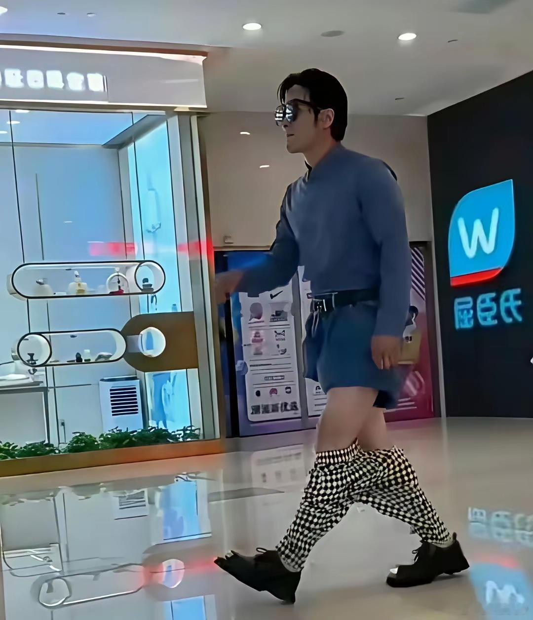 你说如果有人上去打他一耳光，他能追上吗？