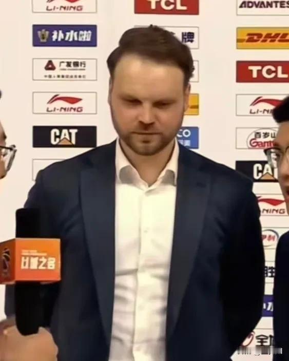山西队的外教是真敢说啊，山西队外教布扎斯赛后接受采访时说到了这场球是eight