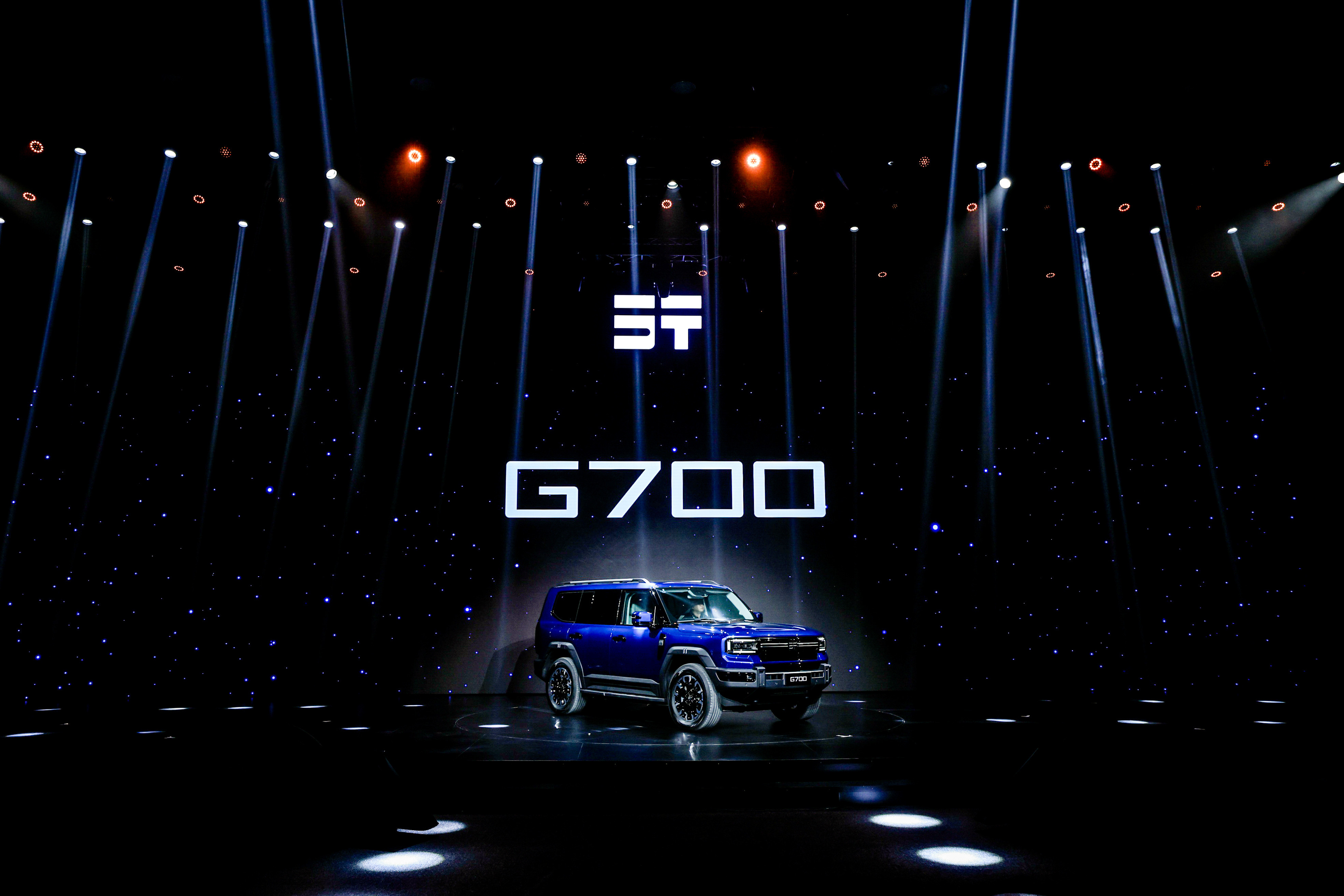 纵横G700在9月19日的“纵横之夜”发布会上，以一场别开生面的发动机泡水直播和