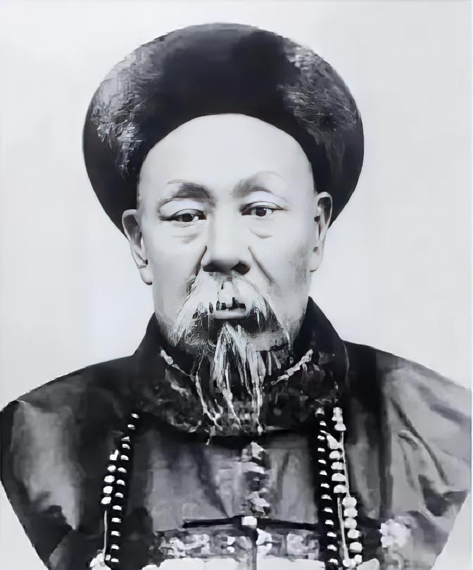 1901年清廷下旨，革去甘军统帅董福祥一切官职，永不叙用。董福祥不甘当替罪羊，直