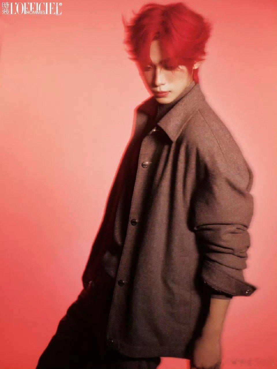 田栩宁有新的商务梓渝也换了红发这算不算另一种意义上的顶峰相见田栩宁清扬梓渝