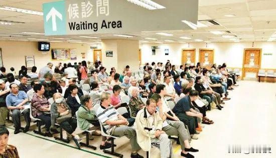 很多人去过香港就医，都会有一个直观感受：当地医生专业度在线，但总带着一种疏离的距