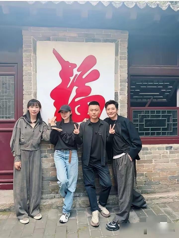 郭京飞，任素汐都不知道第几次去大孤山啦，辽宁的大孤山怎么这么红火，娱乐圈谁要没去