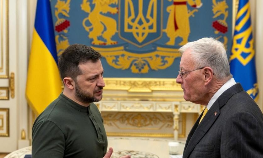 明明欧洲各国家底也不富裕，为啥还要“拼命”帮助乌克兰呢？原因很简单：乌克兰一