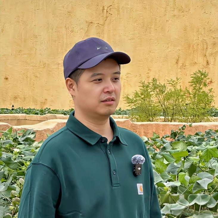 马頔为啥从头到尾都戴个帽子？这帽子好像焊在了脑袋上，无时无刻都戴着。最开始，我以