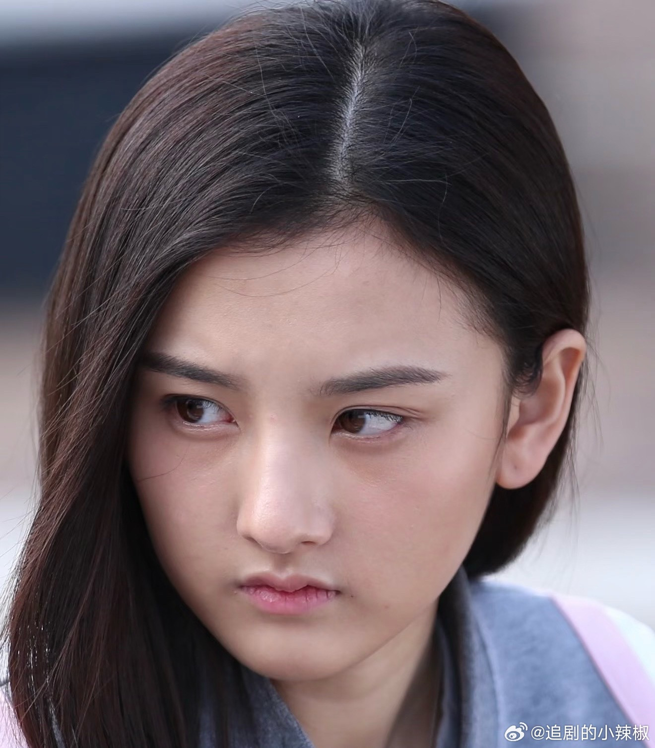 这么看素颜反而更灵动