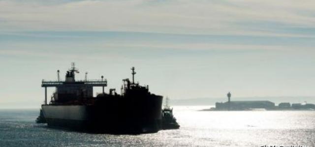 340万桶俄油堵在中国近海，中国为啥不接？答案很现实。黄海海域五艘满载俄罗斯乌拉