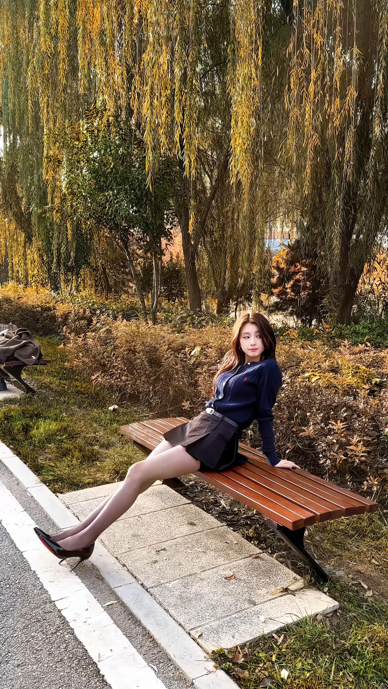 秋日的浪漫女孩子怎么穿搭既时尚又好看?