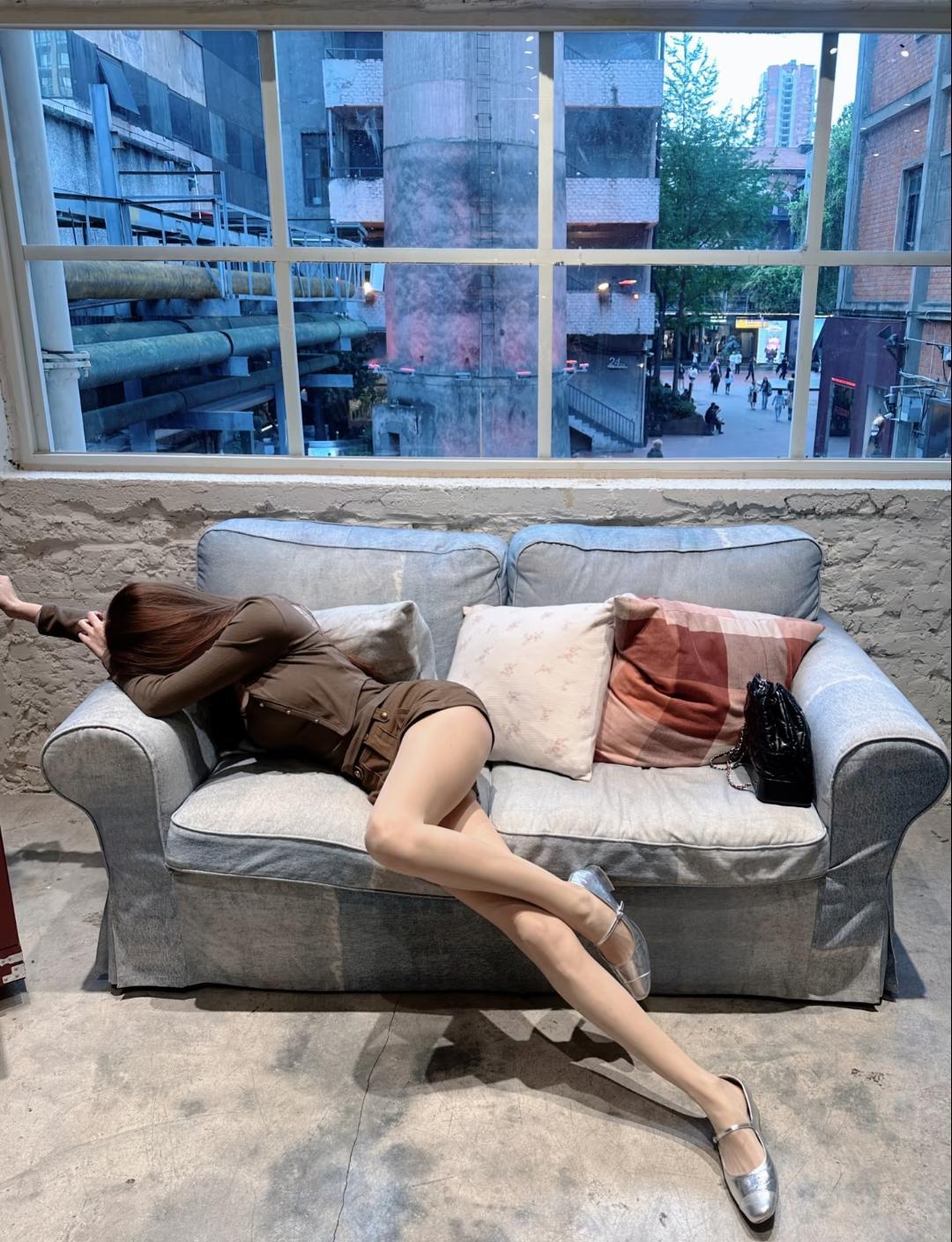 姐姐的腿不是腿！高跟丝袜平底鞋御姐ootd