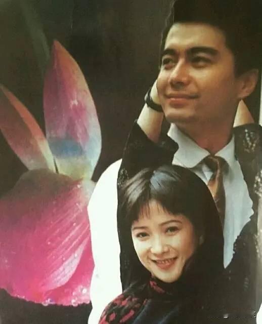 印象中的何晴就没老过，是显年轻的类型。许亚军颜值很稳定，一直都帅。许何很幸运，爸