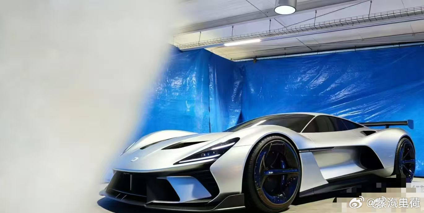 比亚迪从福莱尔到仰望U9干了这么长时间，小米从第一辆车到超跑，没几年就搞了出来。