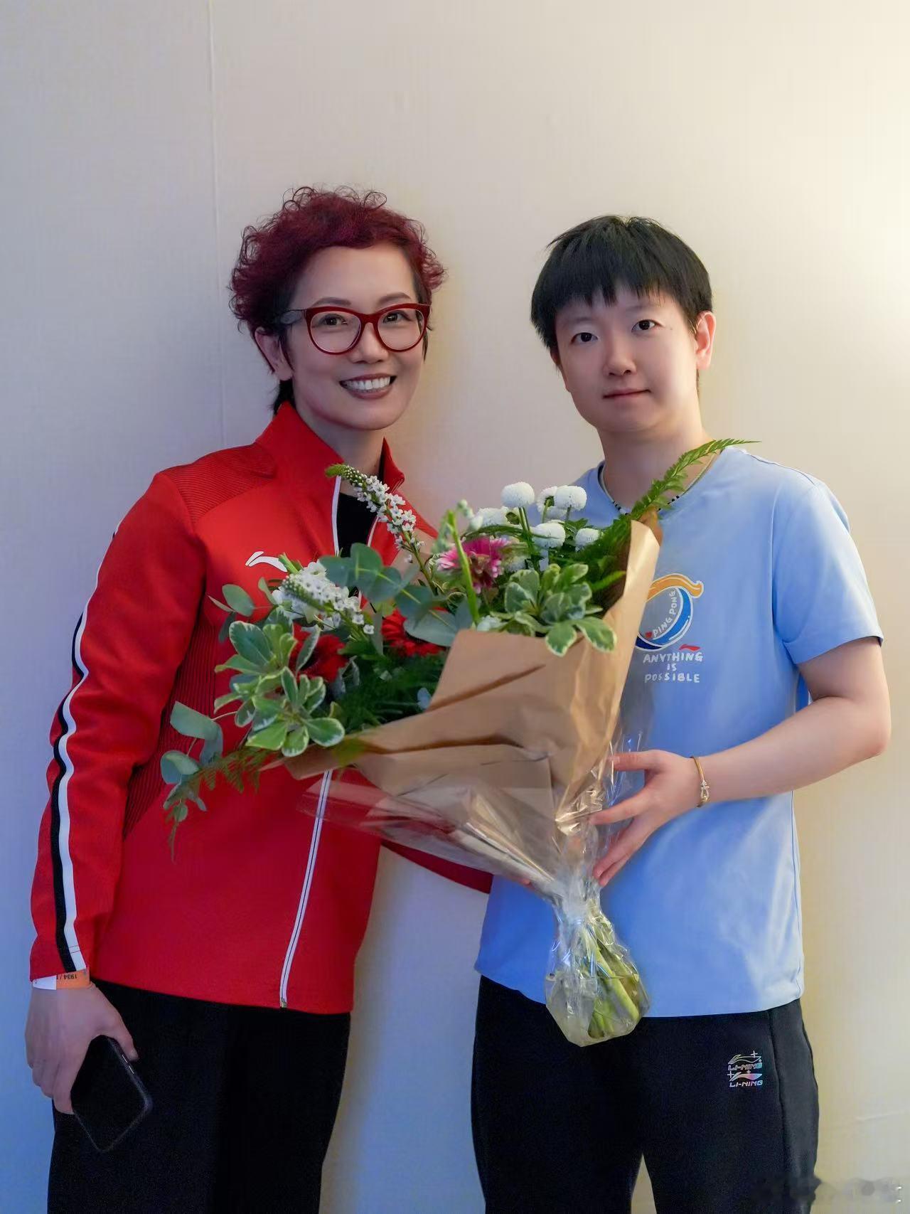 祝贺孙颖莎蜡像正式入驻🏓 今年恰逢“乒乓百年”，亦是中英乒乓外交55...