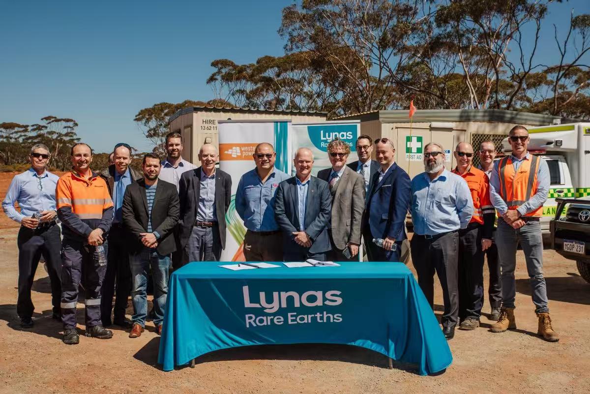 指望西方解决稀土问题，无疑痴人说梦。澳大利亚的稀土涨价了，估计西方人更加怀念中国