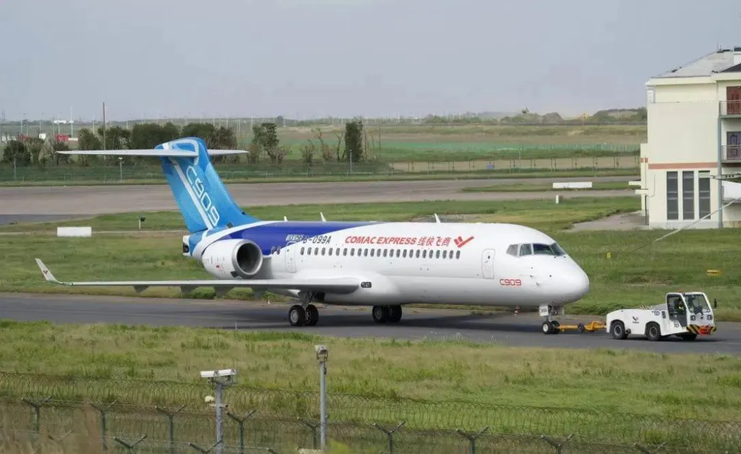 ARJ21叫了二十年，我忍了C919抢走所有风头，我也忍了但自家