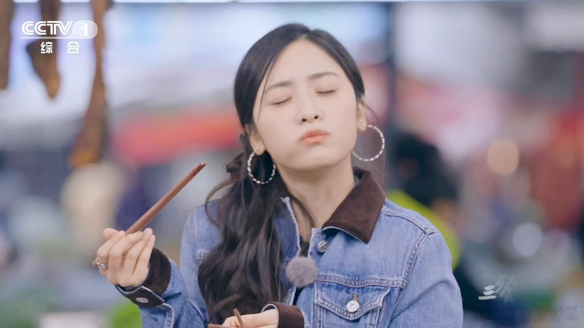 沈月撞档沈月周末解锁沈月双倍快乐！《宇宙闪烁请注意》整活有梗，《三餐四季》烤鱼