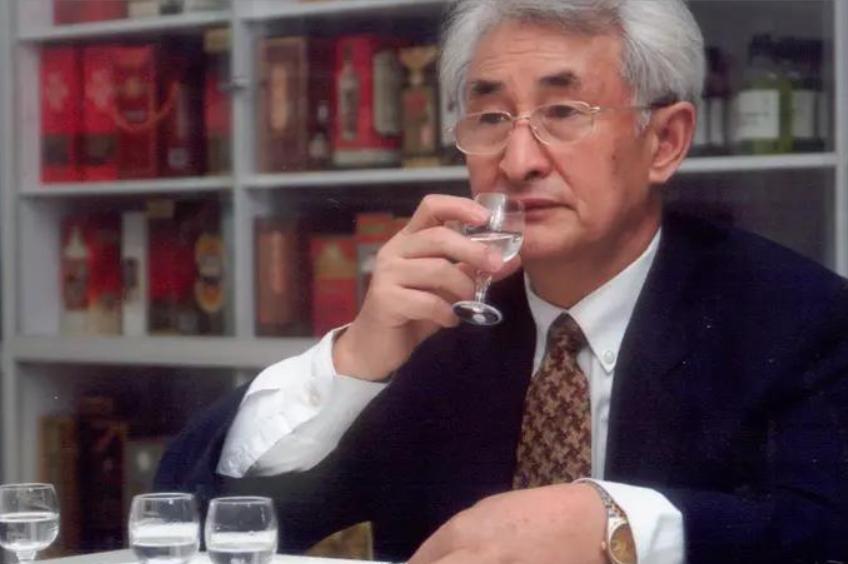 茅台集团前董事长季克良有个令人惊叹的硬核习惯——在长达48年的岁月里竟然喝下了整