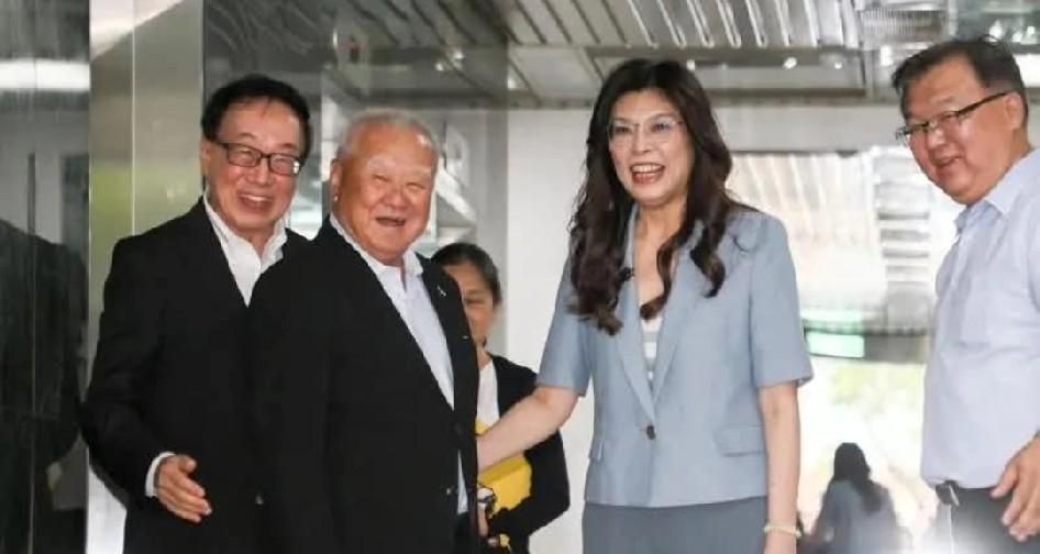 郑丽文获商界支持！访苗栗寻求客家族群支持！作为唯一能和国民党大佬们支持的郝龙斌