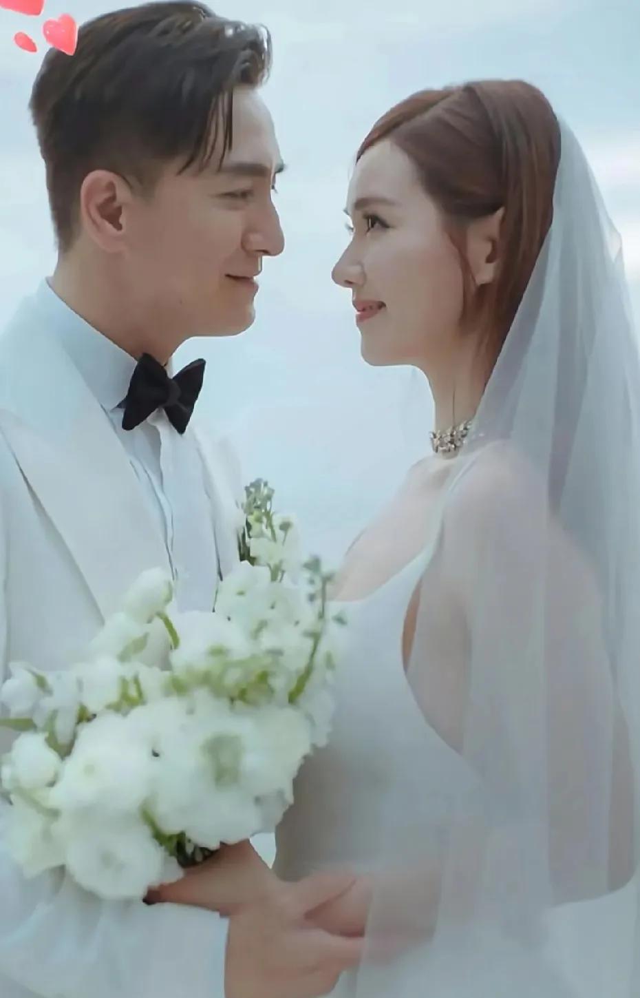 作为TVB昔日当家小生，马国明在感情路上历经波折后，终于在49岁这一年收获幸福，