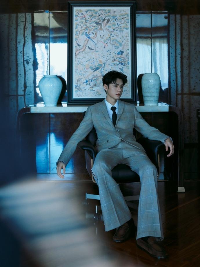 龚俊做造型老自一套老己一套龚俊做造型太有自己的路子了！正装痞帅切换自如，红毯三连