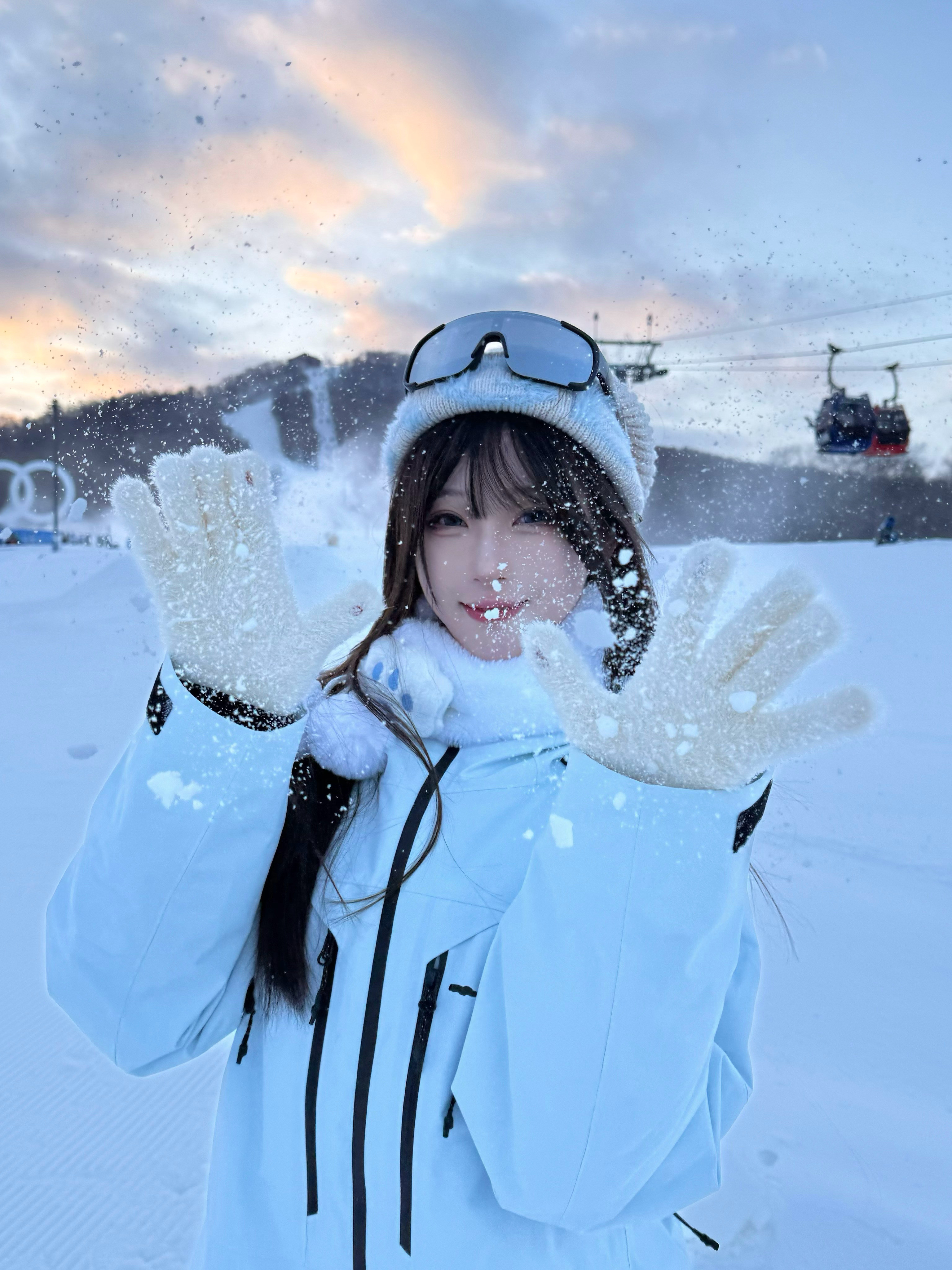 雪花飘落世界都变得柔软喽