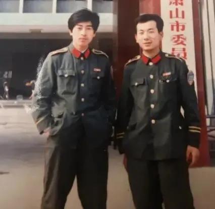 130块钱，三条命，一个警察的20年。大爱无疆！2006年，杭州出租屋里，一